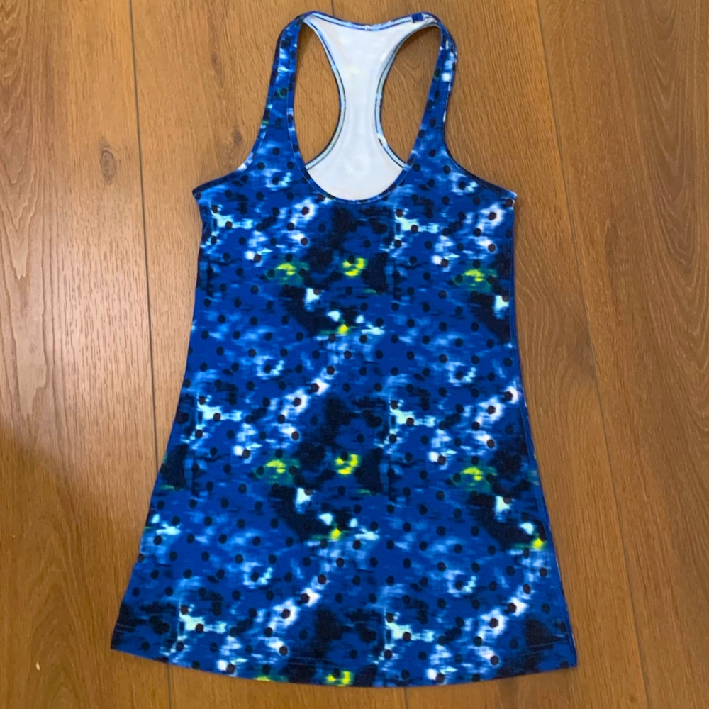 Lululemon tank size 6